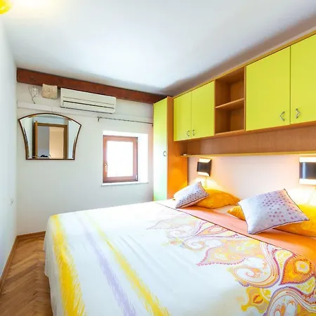 Mia * تريستينو